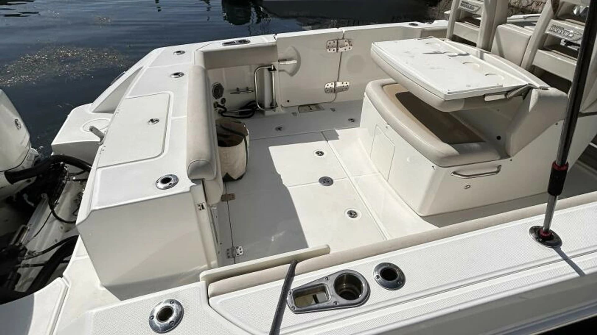 2017 Boston Whaler 330 Outrage - Image 4
