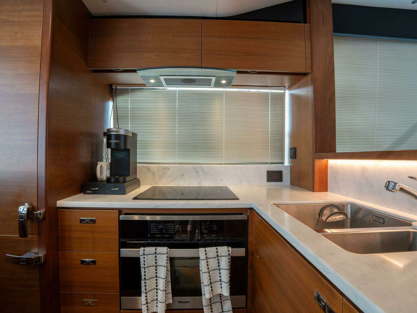 2020 Princess S66 - Image 41