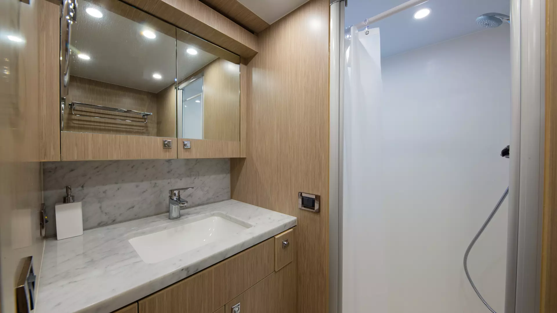 2026 Hargrave Raised Pilothouse - Image 74
