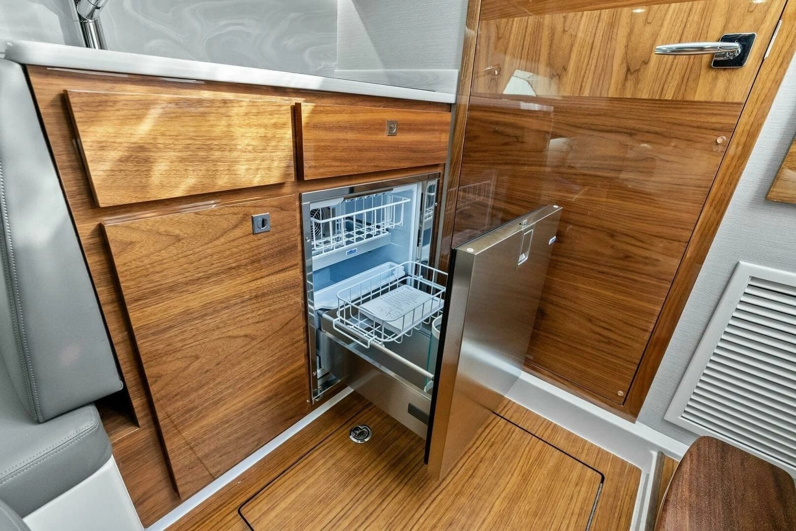 2026 Valhalla Boatworks V46 - Image 30