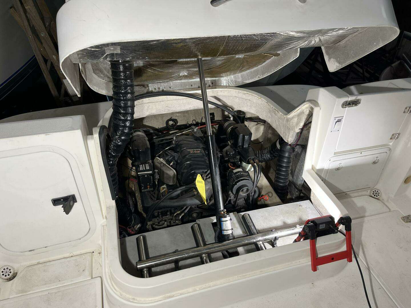 2001 Wellcraft 270 Coastal - Image 10