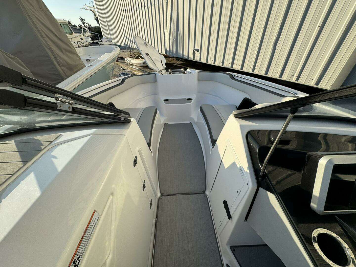 2021 Yamaha Boats AR 250 - Image 25