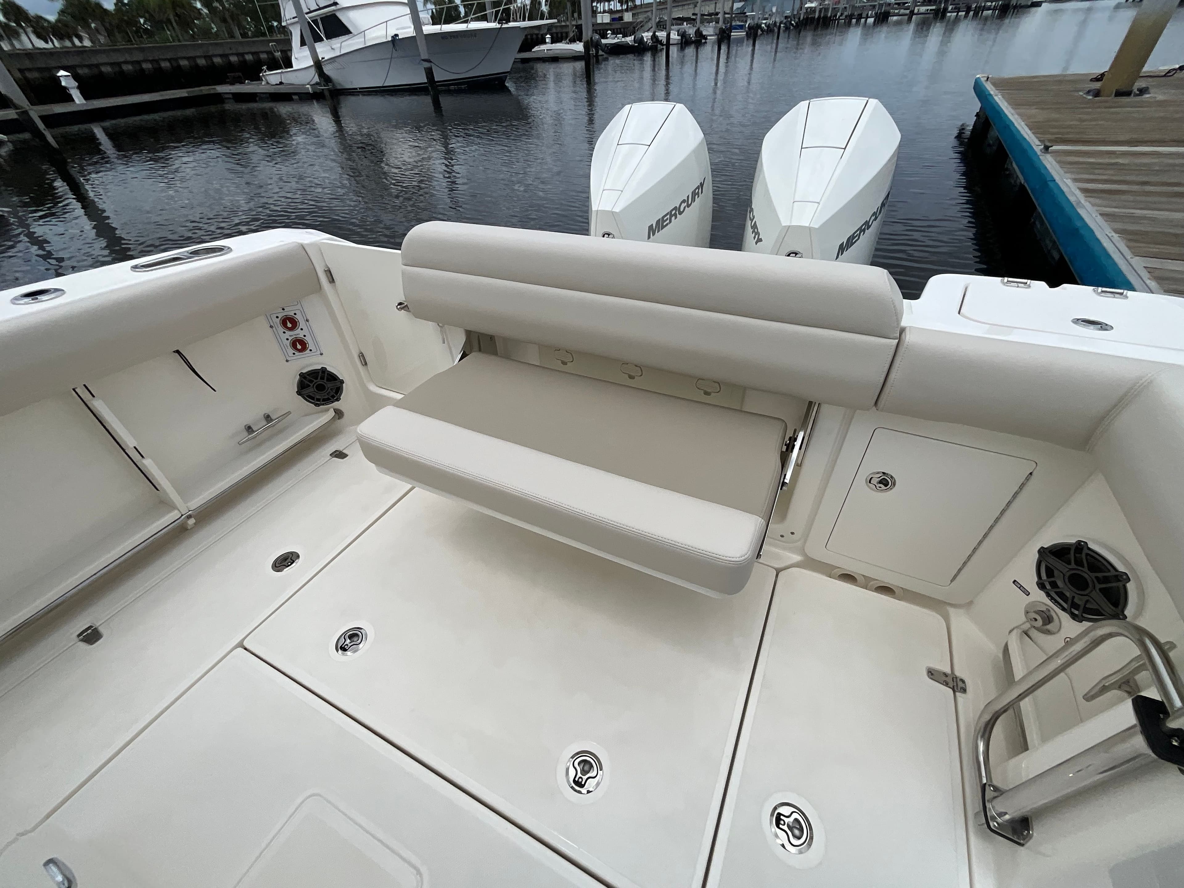 2026 Boston Whaler 280 Outrage - 21