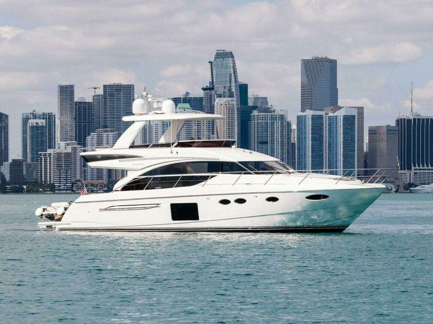 2016 Princess 60 Flybridge Motor Yacht - Image 12