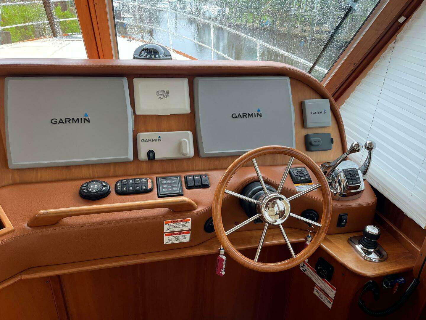 2013 Sabre 48 Salon Express - Image 13