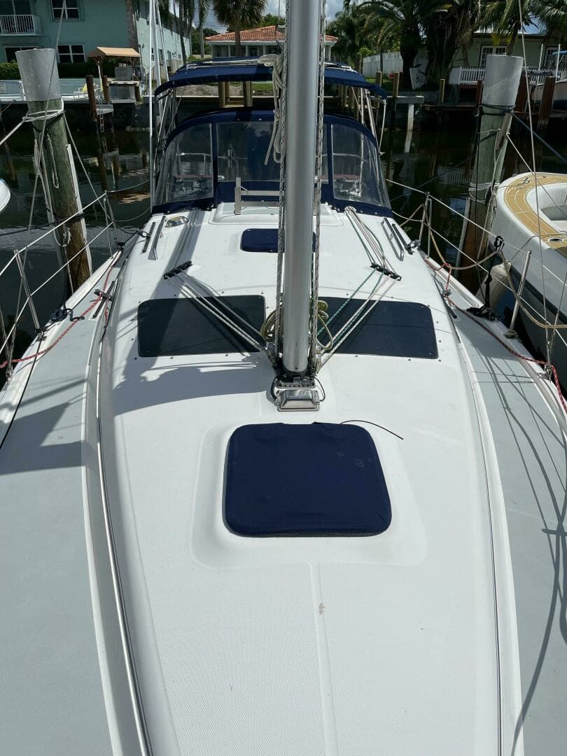 2006 Hunter 33 - Image 5