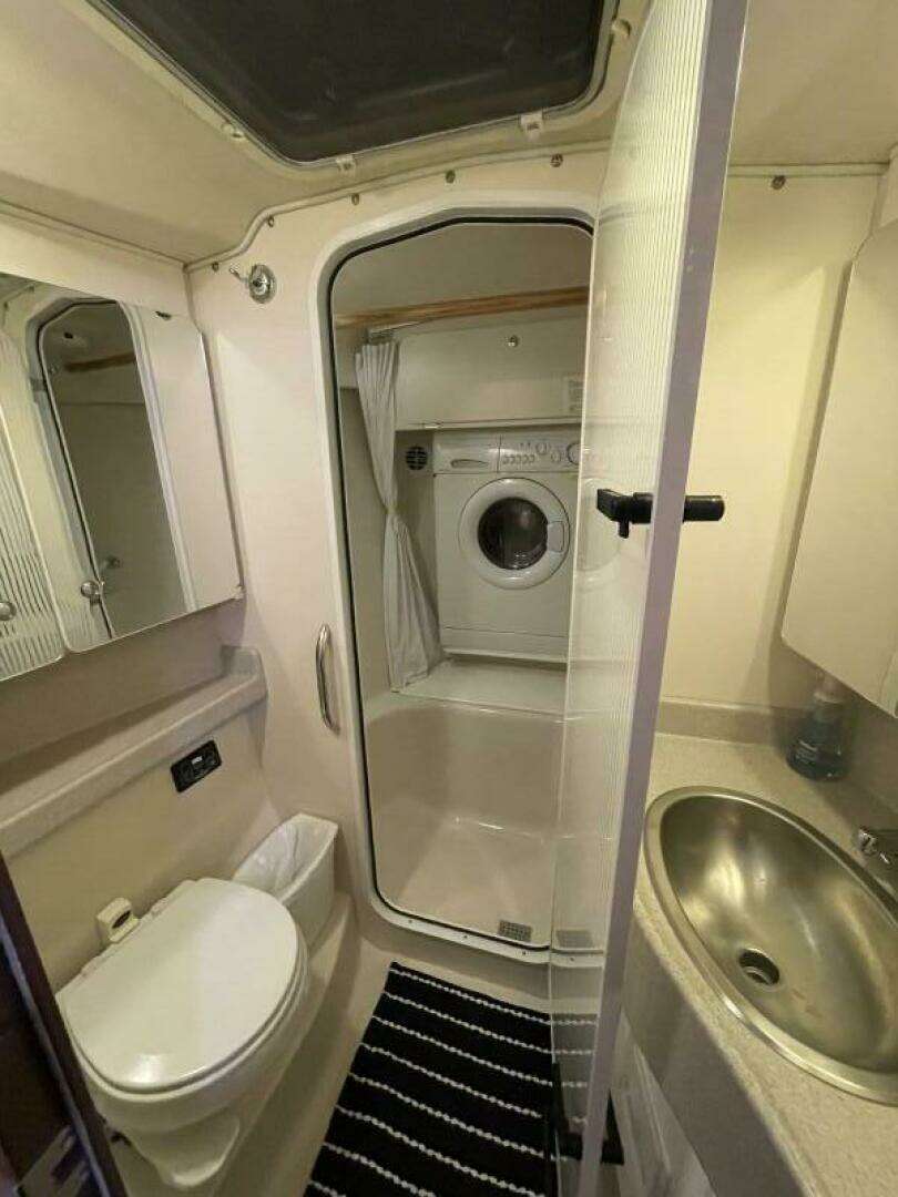 2005 Catalina 470 - Image 25