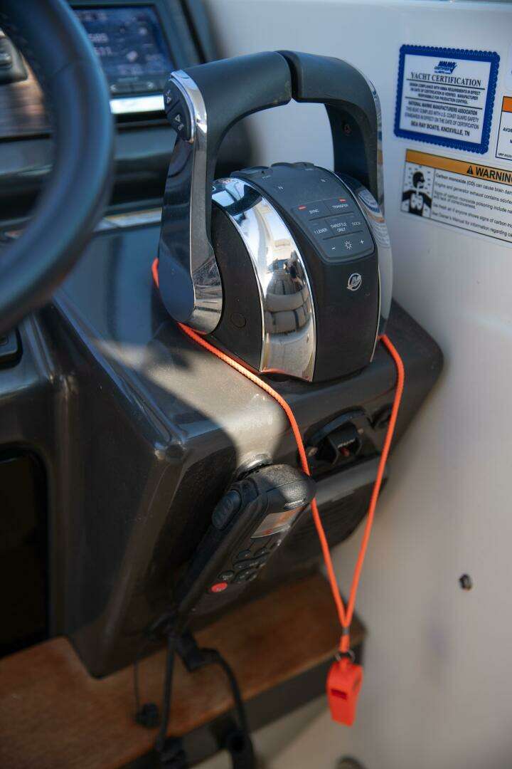 2016 Sea Ray 350 Sundancer - Image 75