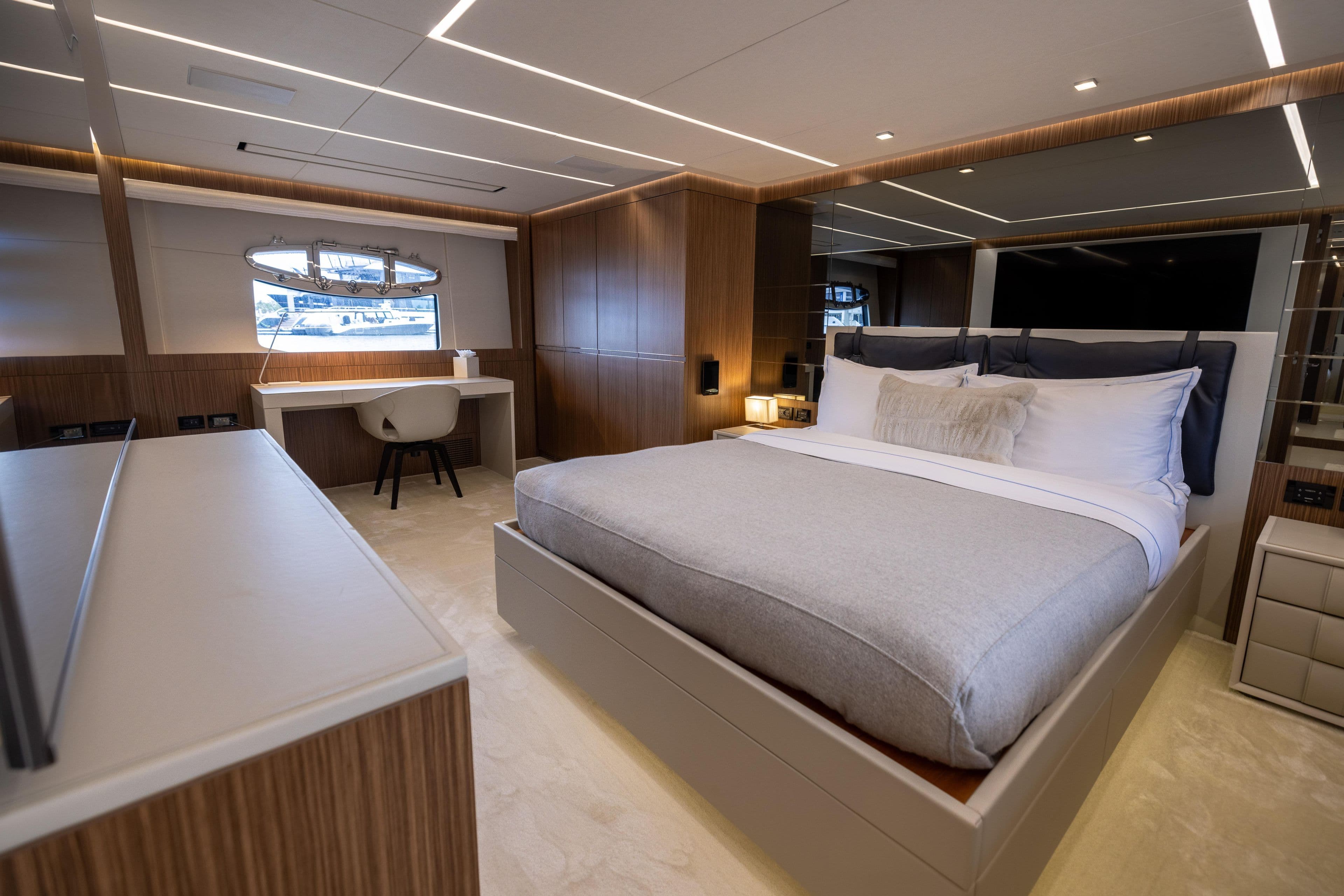 2018 Pershing 108 - 72