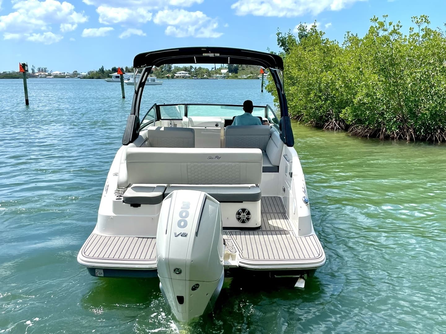 2024 Sea Ray SDX 25 Outboard - Image 5