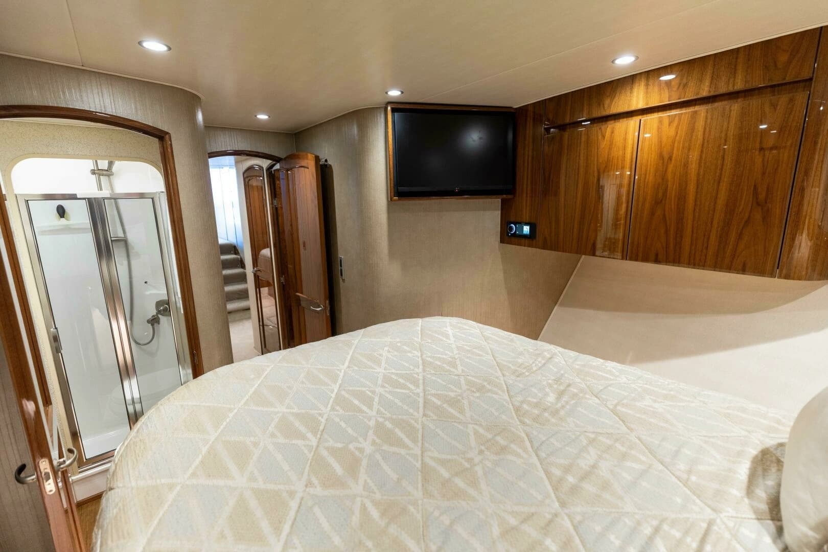 2018 Viking 62 Convertible - Image 18