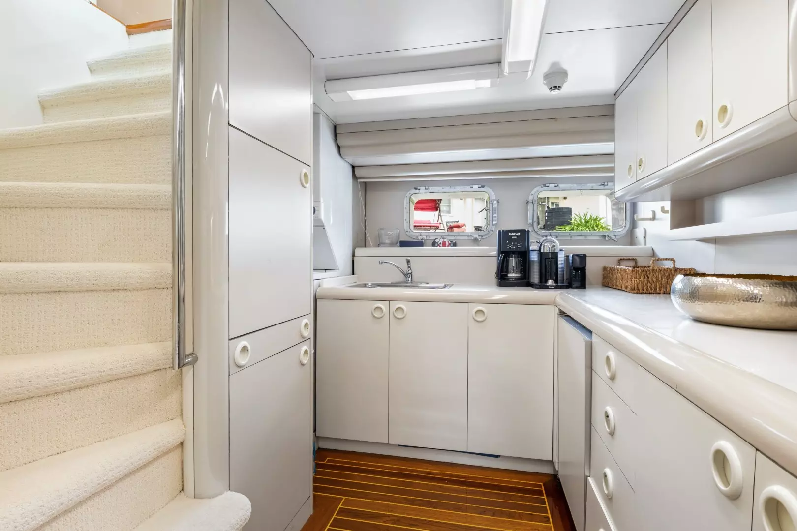 1989 Oceanfast Motor Yacht - Image 30