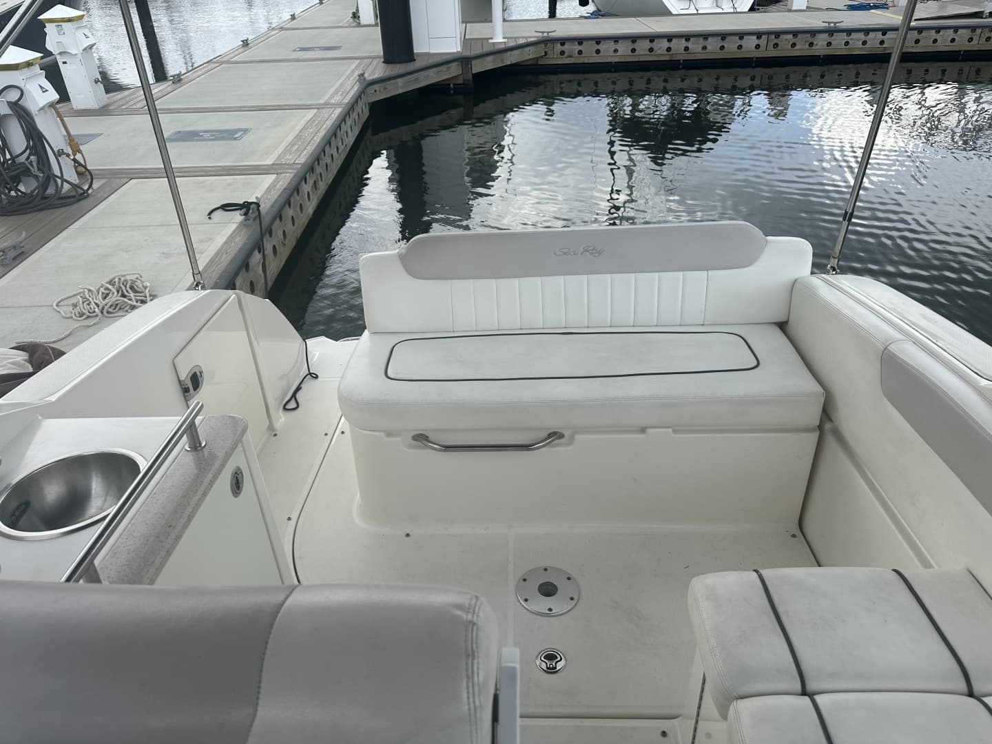 2011 Sea Ray 260 Sundancer - Image 2
