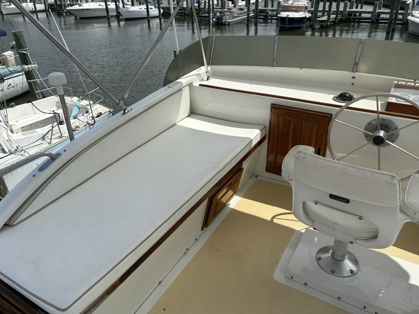 1989 Duffy 35 Flybridge - Image 40