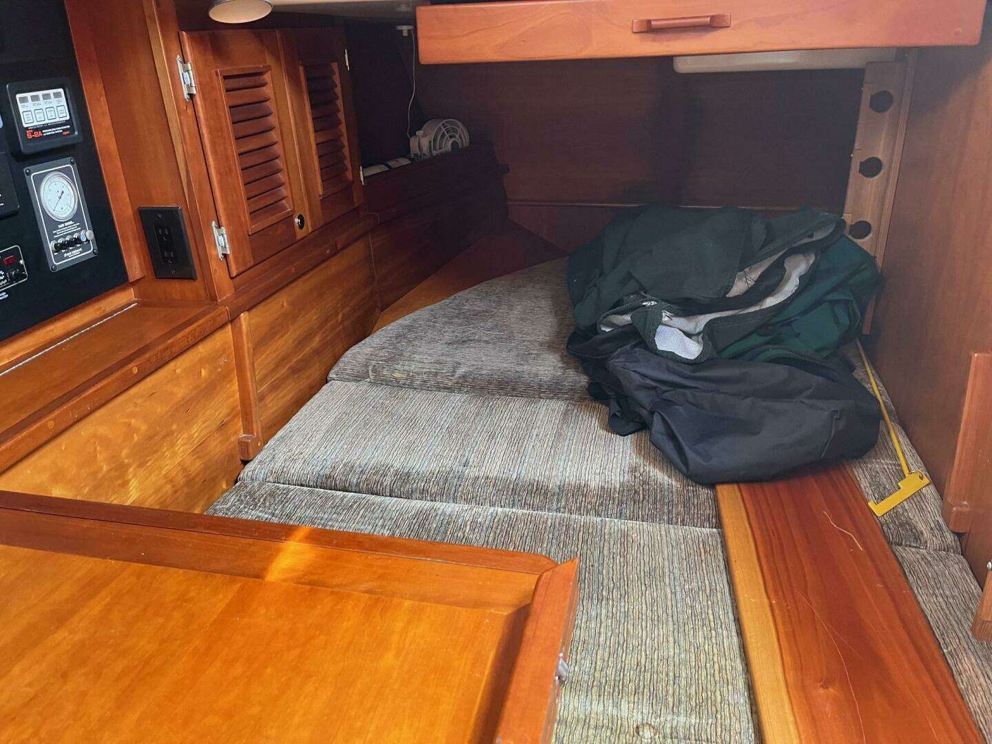 1996 Gozzard Aft Cockpit - Image 19