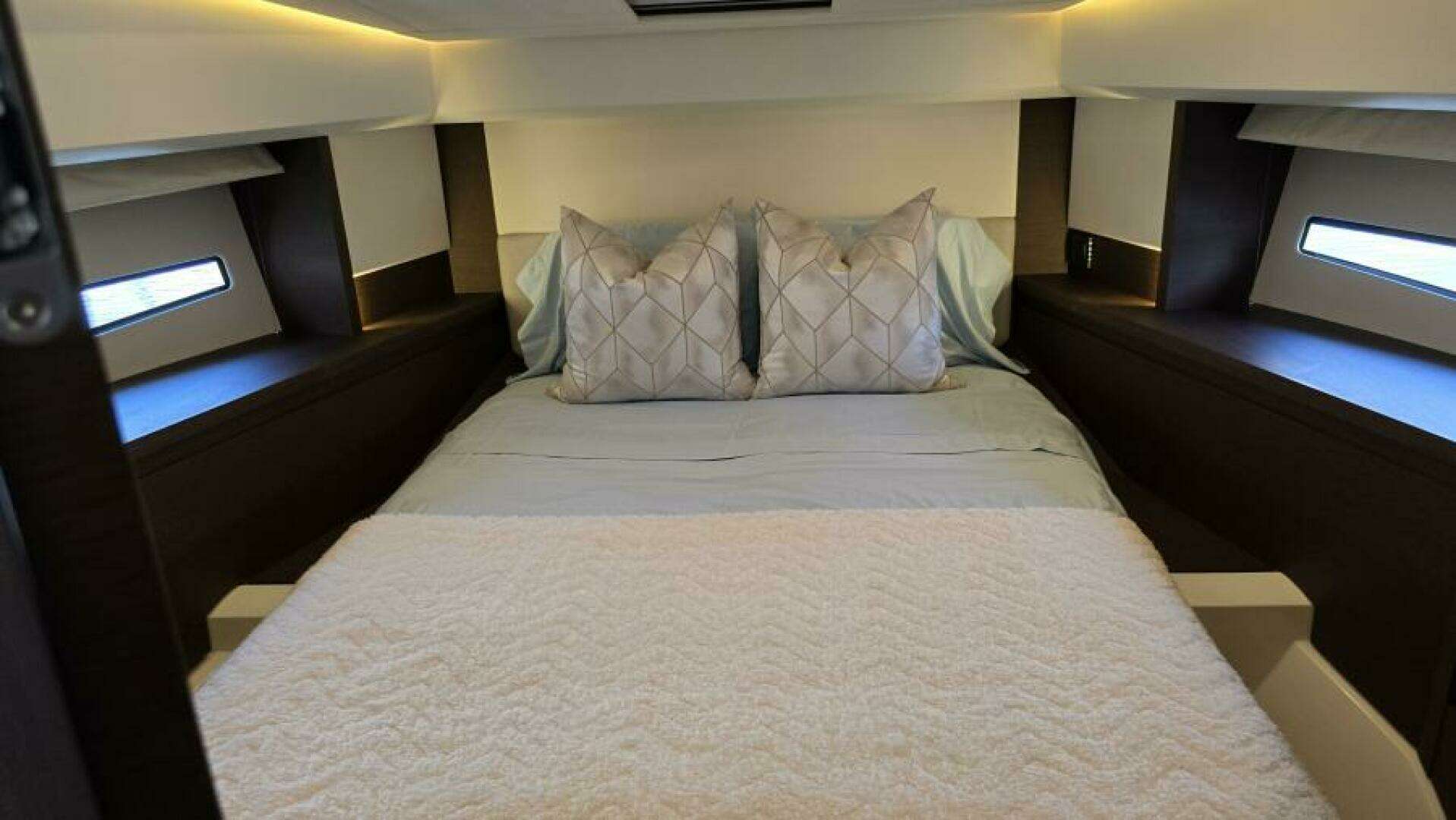 2018 Prestige 460 - Image 32