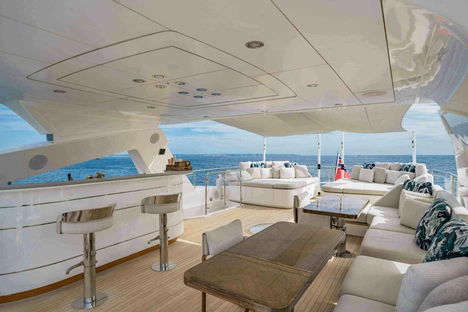 2016 Sunseeker Sunseeker 131 Yacht - Image 11
