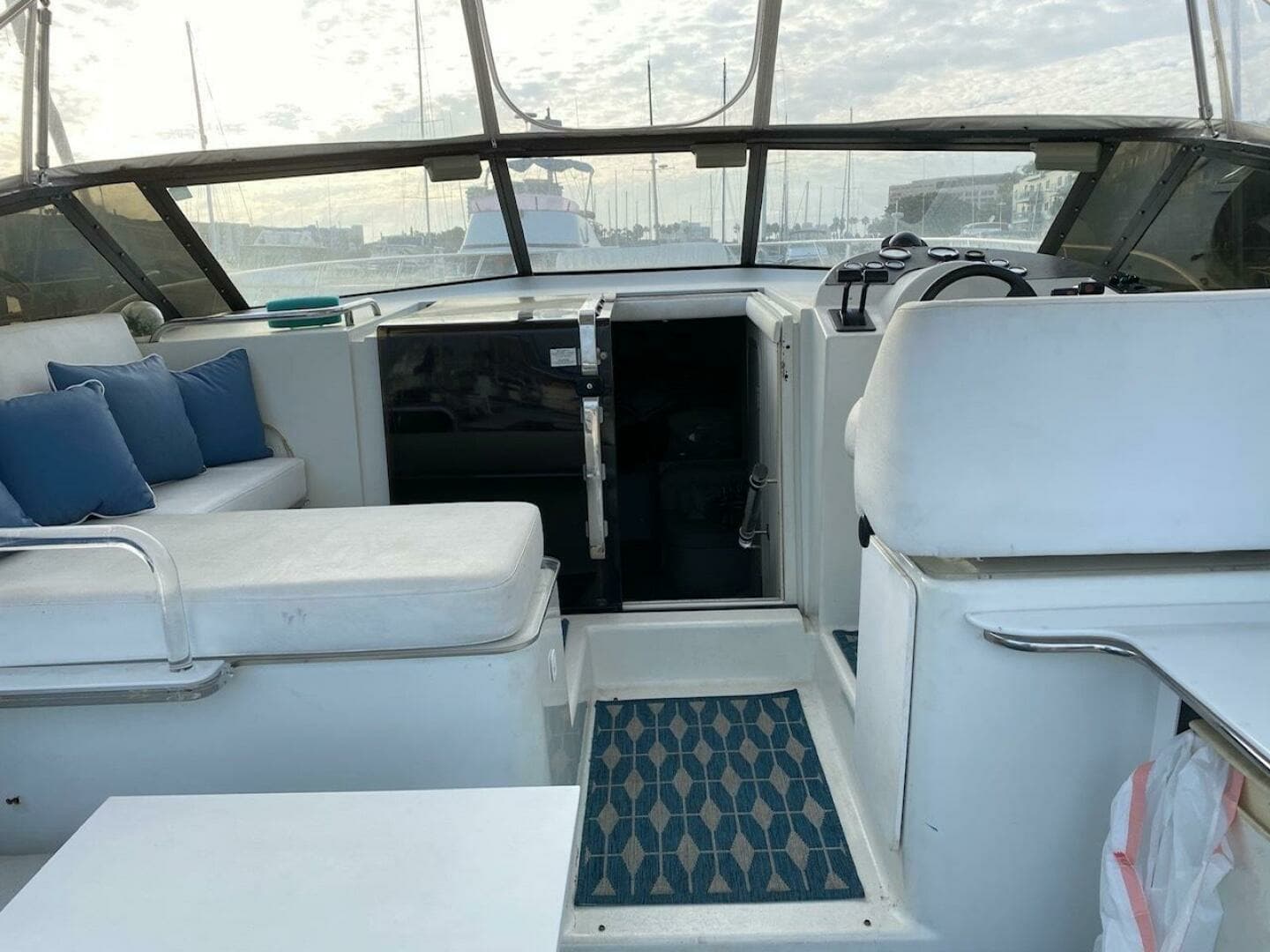 1993 Silverton 38 Express - Image 7