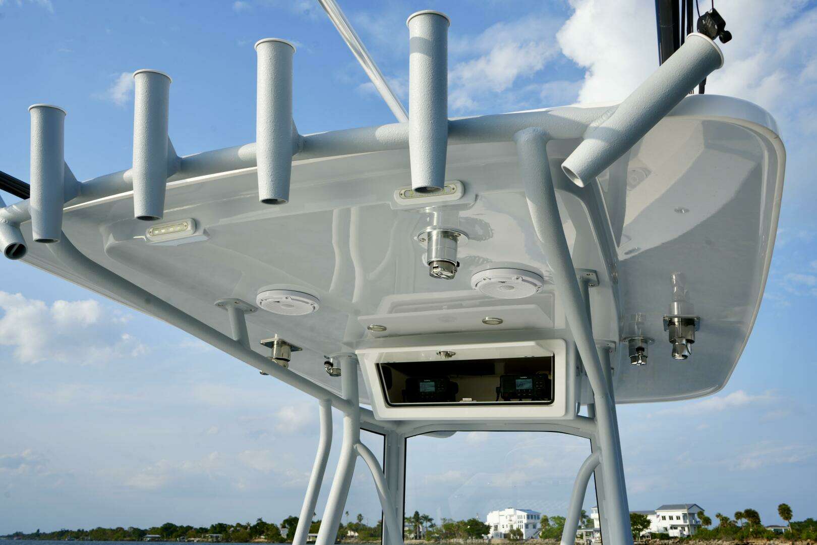 2024 Reef Runner Center Console - Image 9