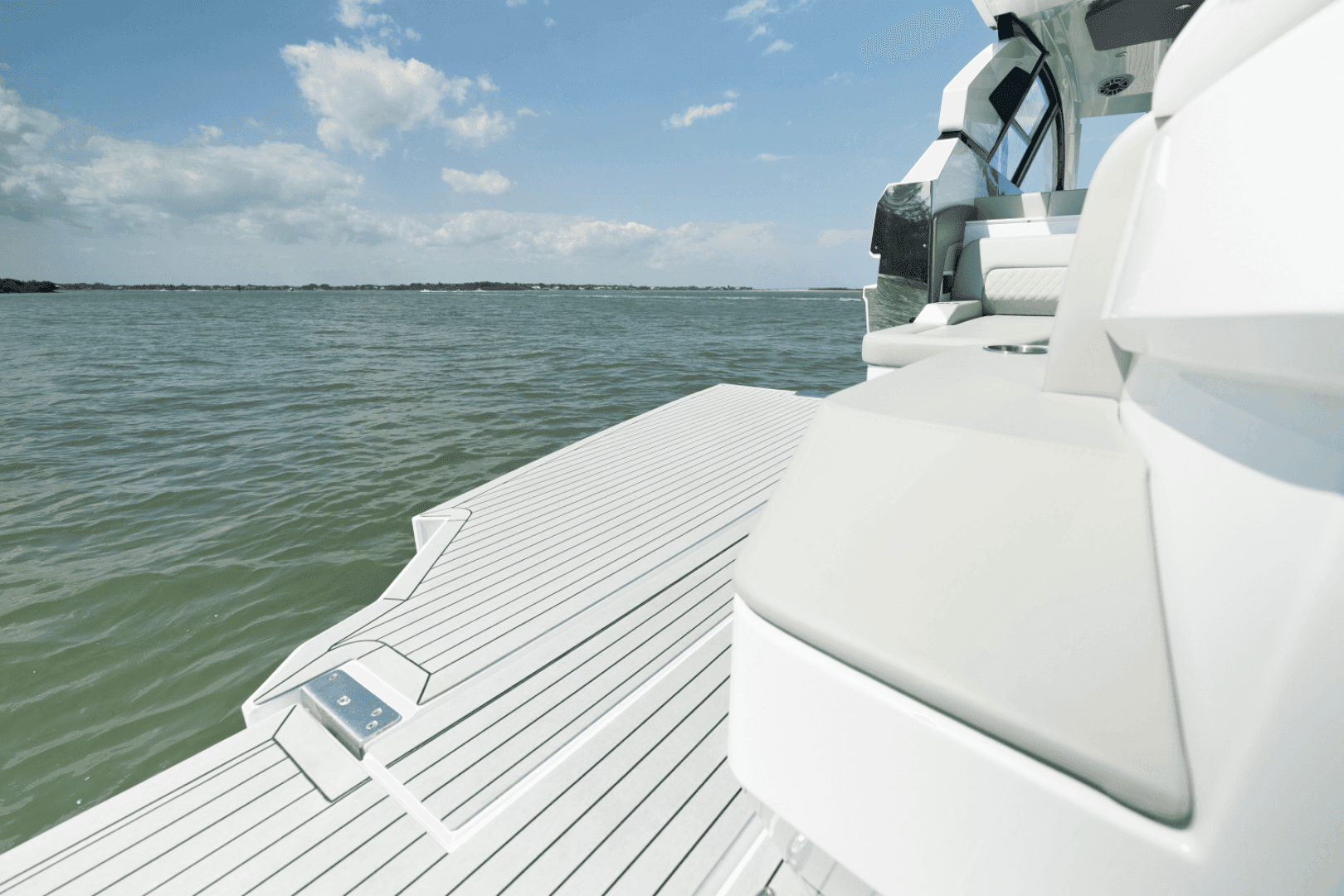 2026 Cruisers Yachts 50GLS OB - Image 80