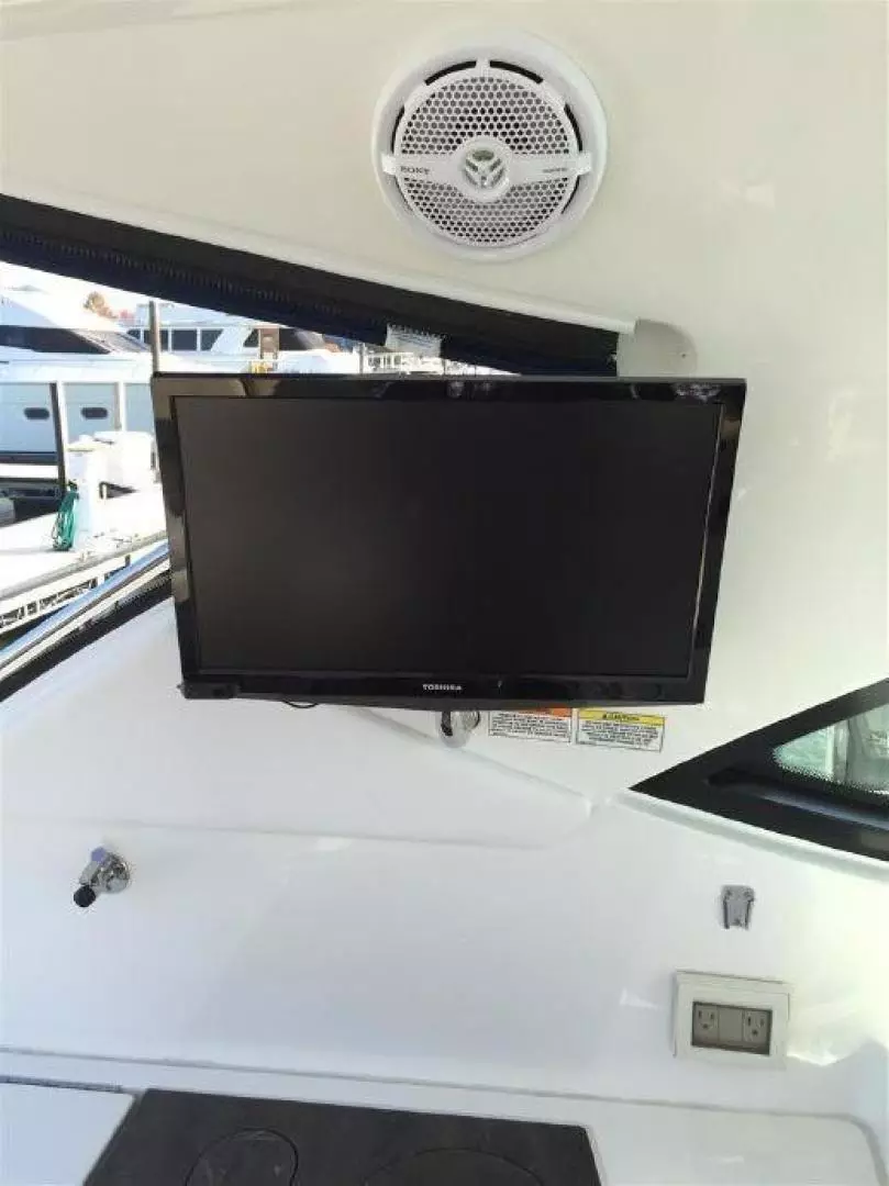 2013 Sea Ray Sundancer - Image 18