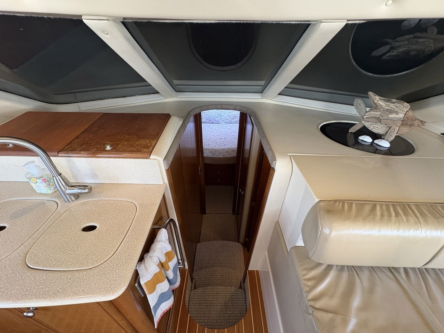 2005 Meridian 411 Sedan - Image 29