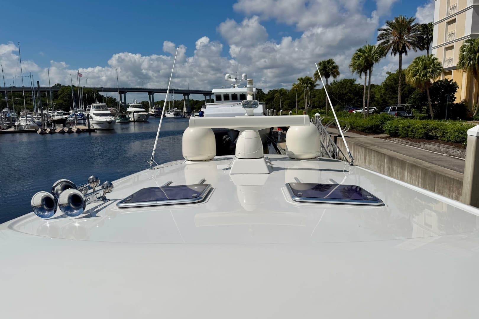 2016 Sabre 48 Salon Express - Image 40