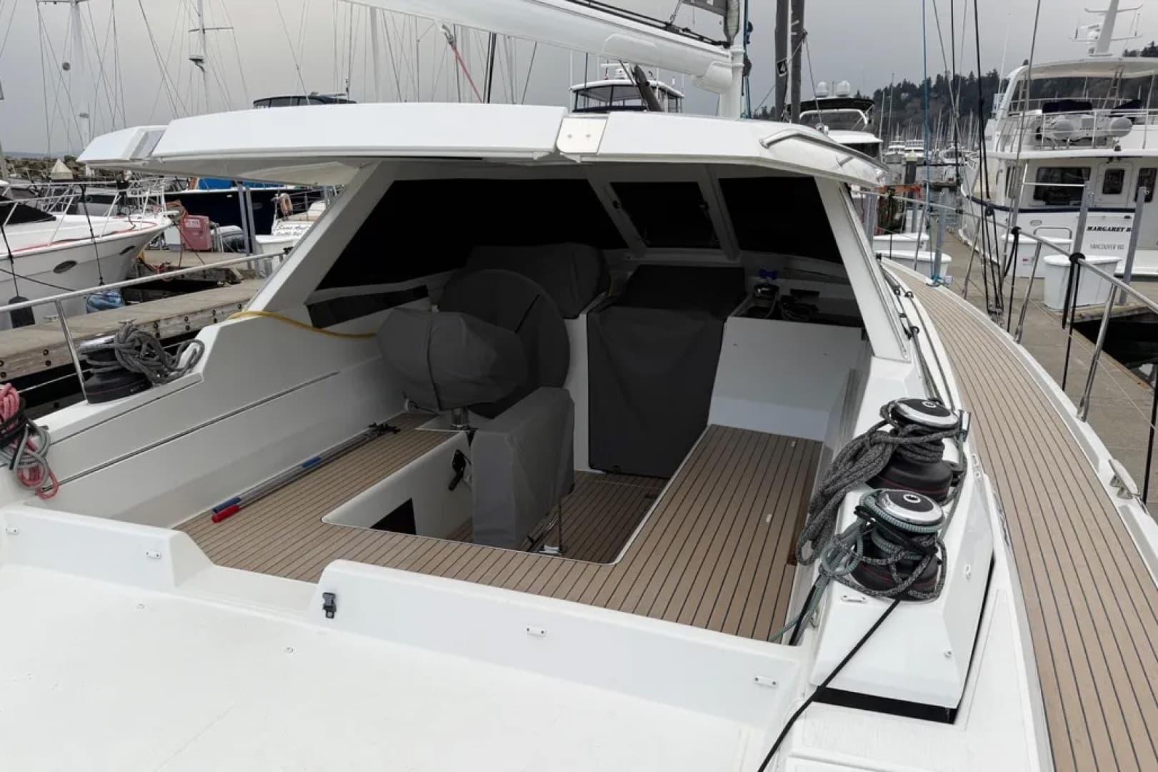 2020 Amel 50 - Image 20