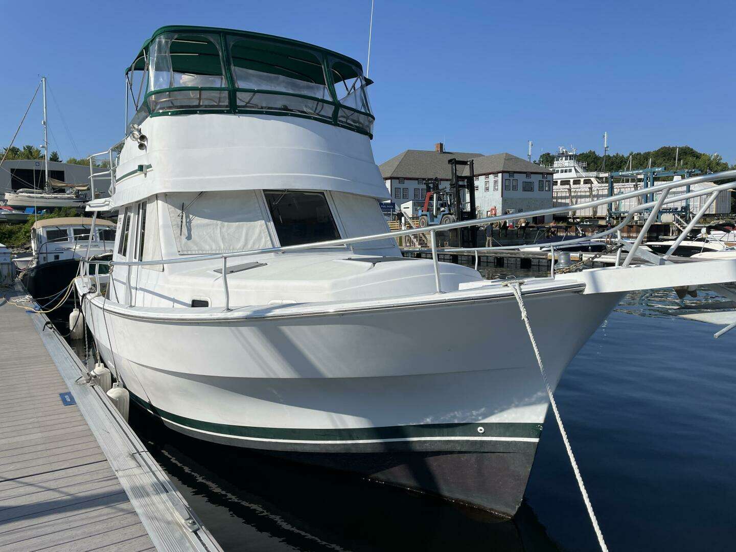 2000 Mainship 390 - Image 5