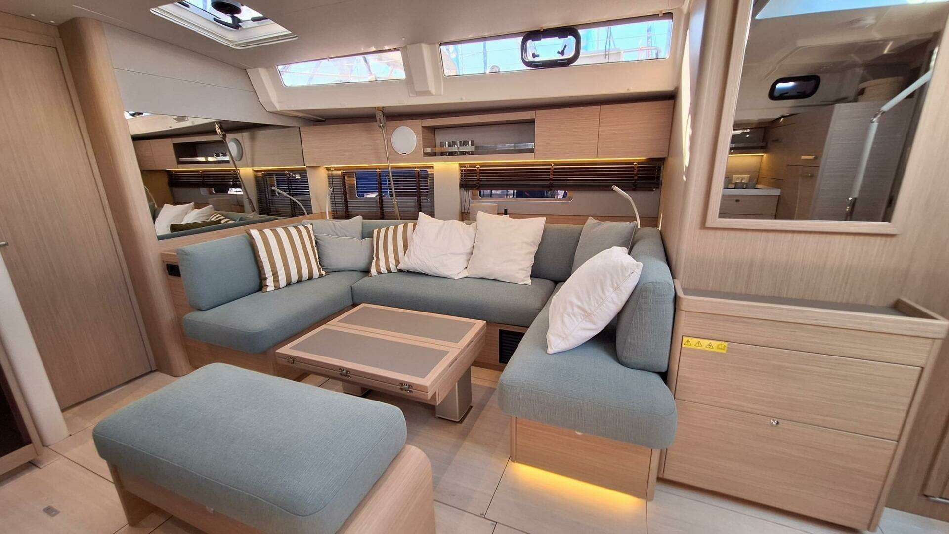 2026 Beneteau Oceanis 52 - Image 12
