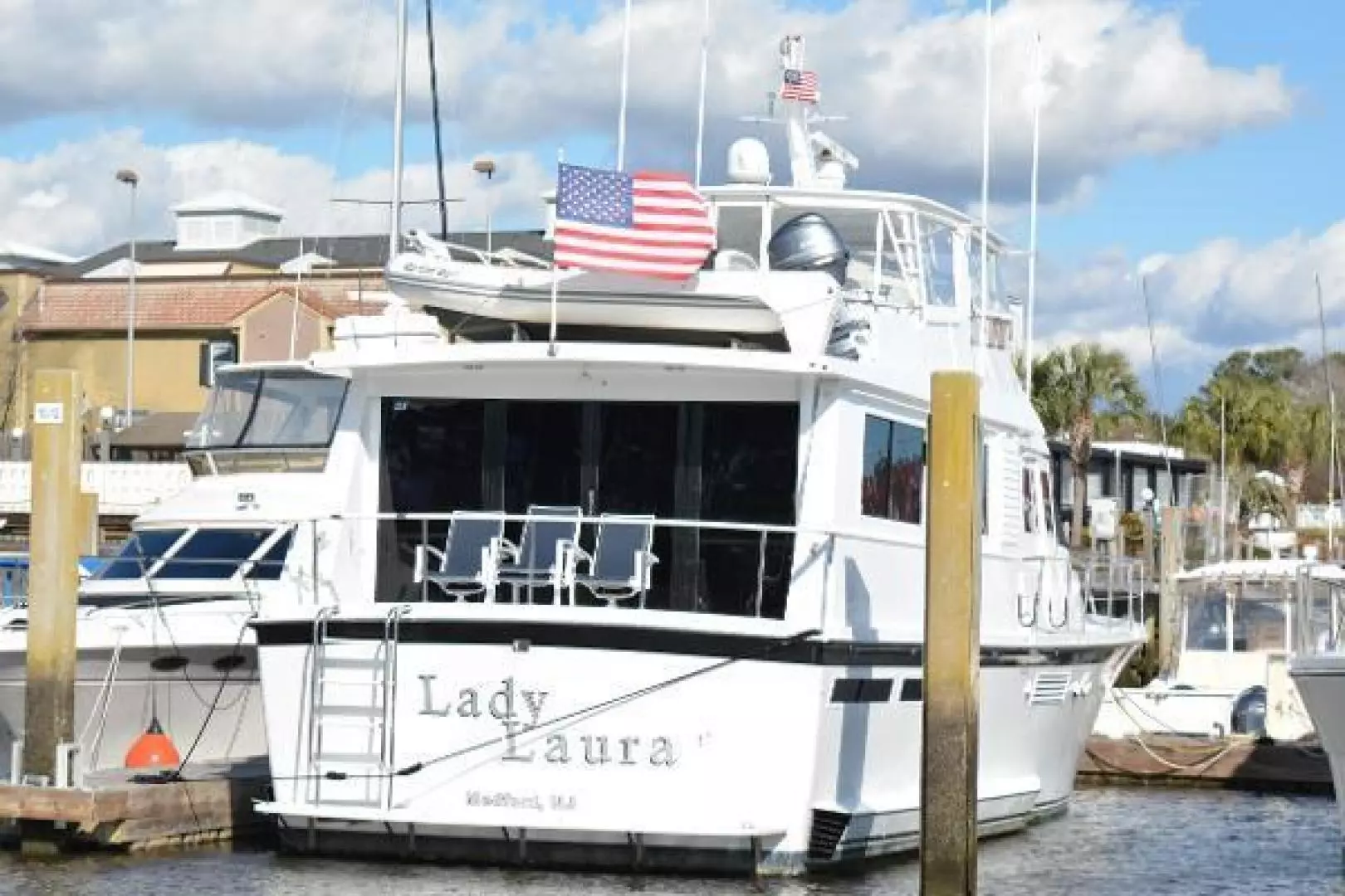 1989 Viking Motor Yacht - Image 8