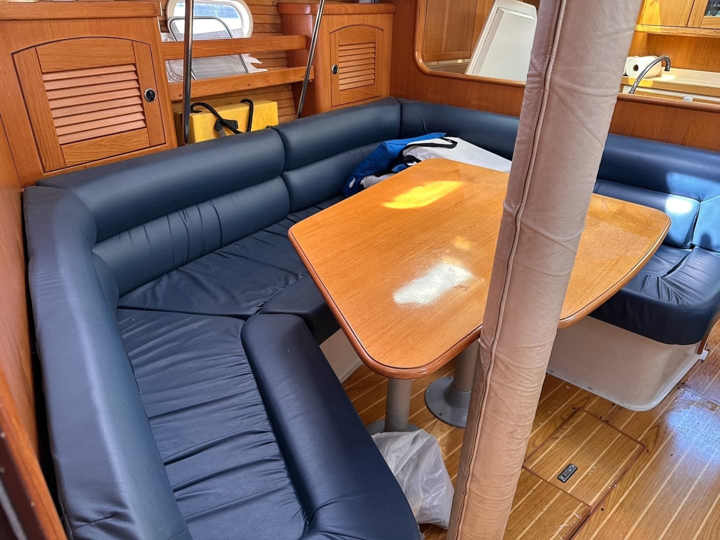 2002 Catalina 400 mkII - Image 30