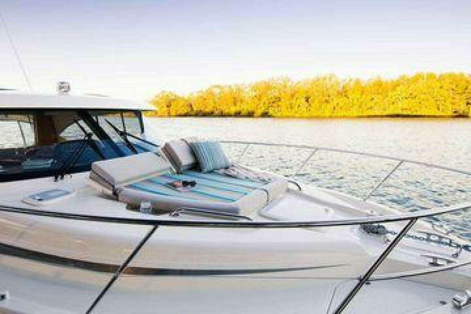 2019 Riviera 395 SUV - Image 20