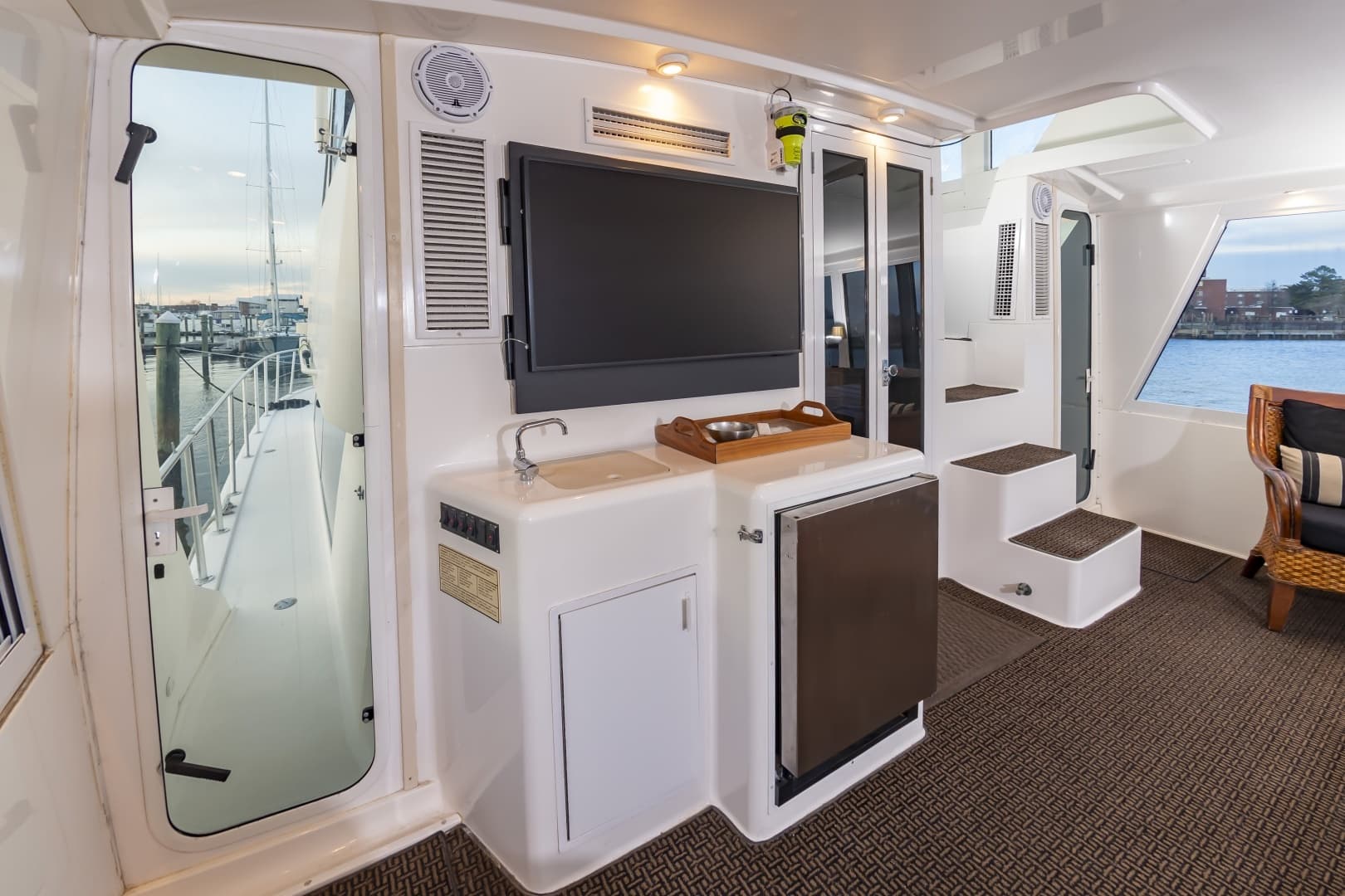 2000 Viking Cockpit Sport Yacht - Image 19