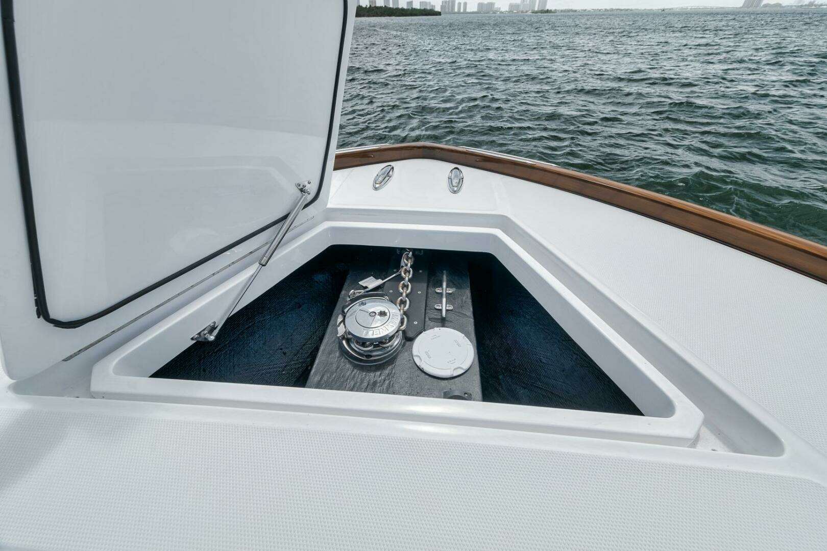 2024 Front Runner 47 CC - Image 16