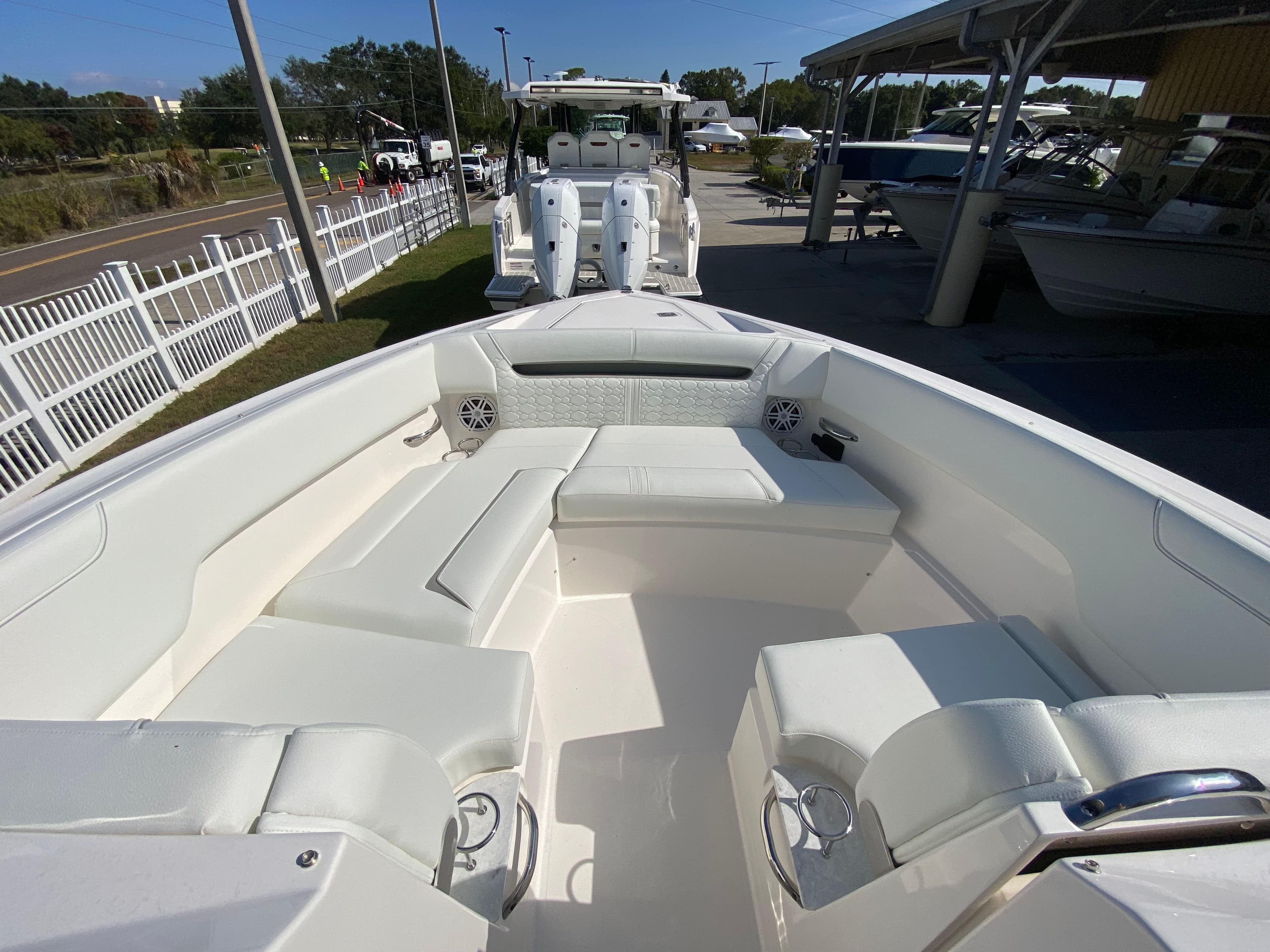 2026 TIARA YACHTS 34 LX - Image 44