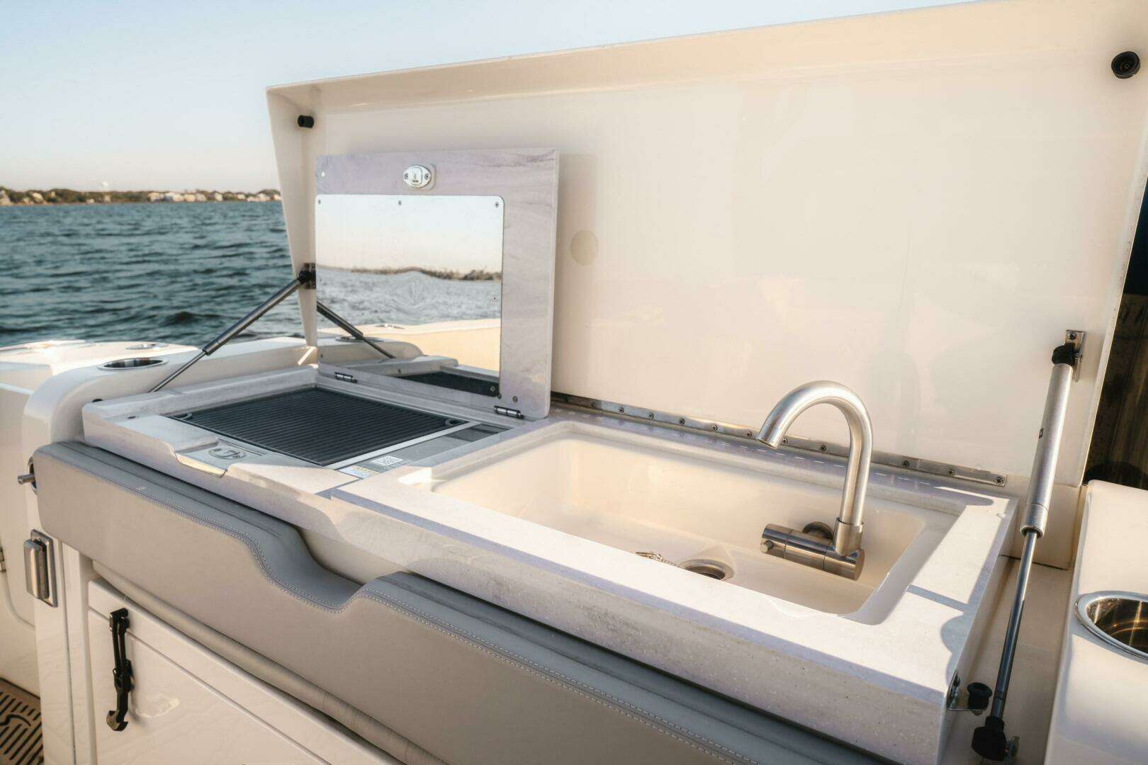 2024 Scout 377 LXF - Image 12