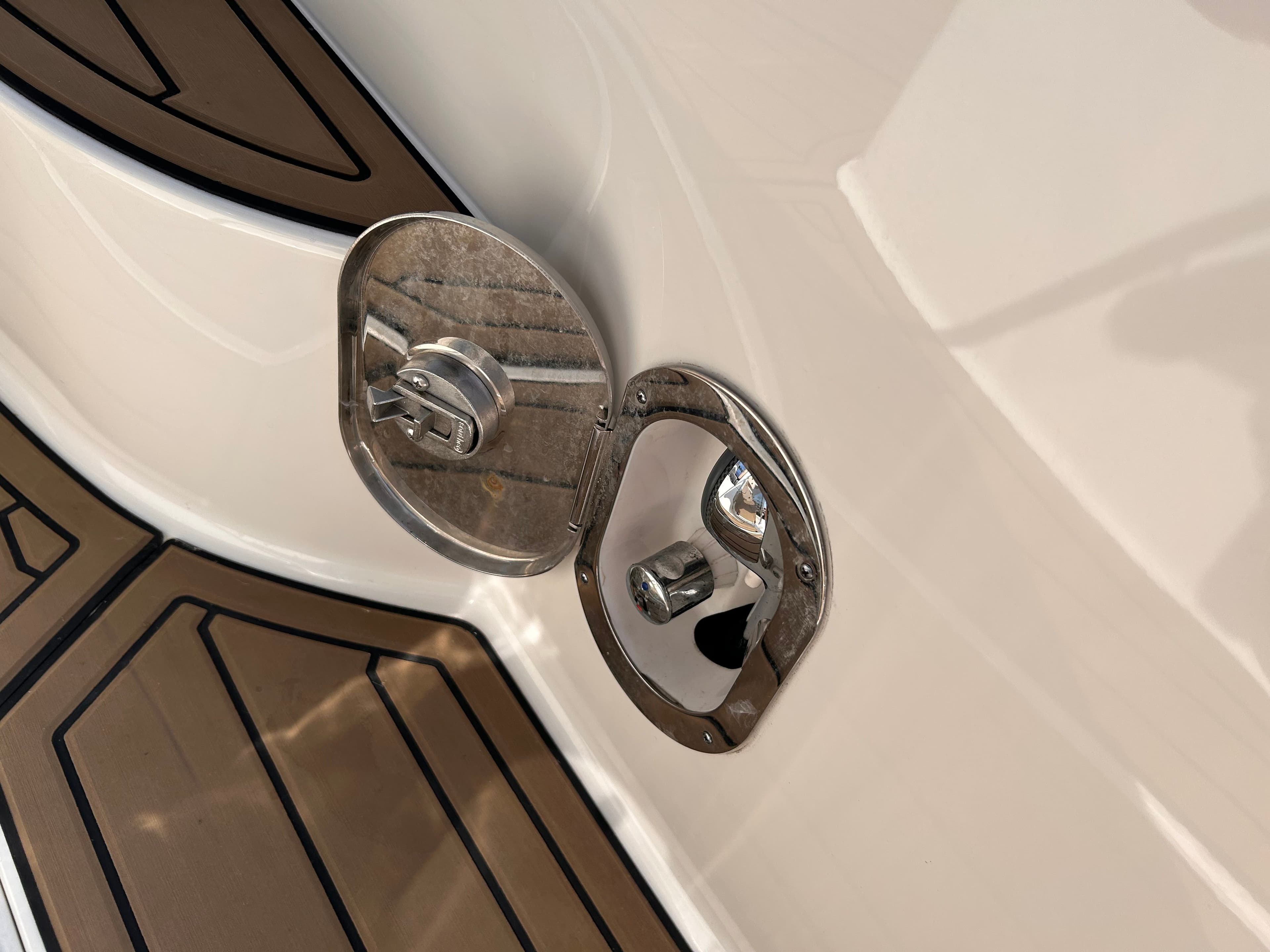 2017 Sea Ray Sundancer 350 - 13