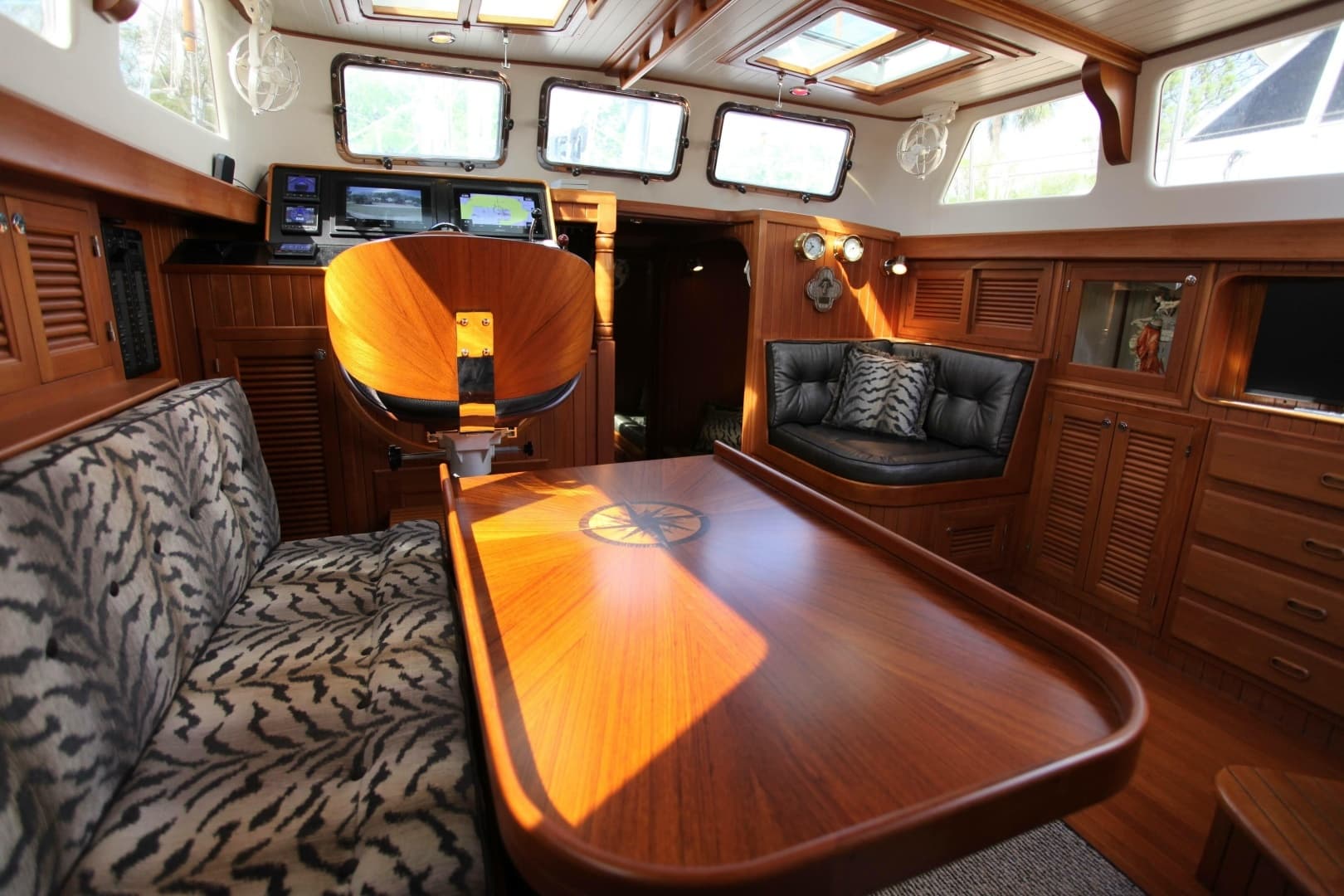 1997 Hampton 43 - Image 15