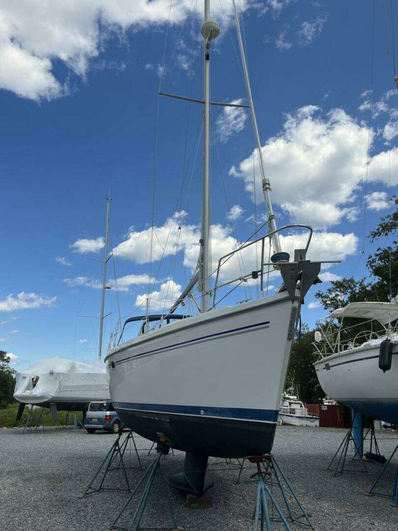 2003 Catalina 350 - Image 2