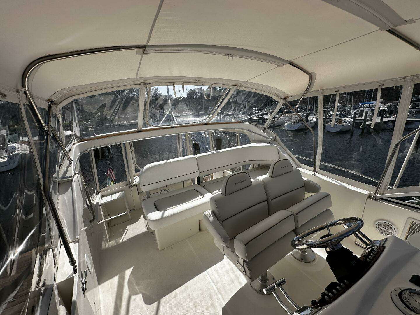 2005 Silverton 35 Motor Yacht - Image 3