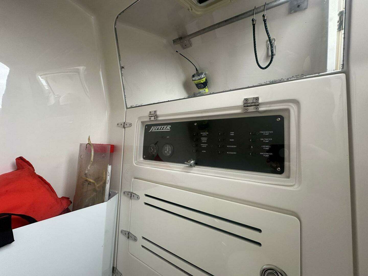 2013 Jupiter Center Console - Image 9