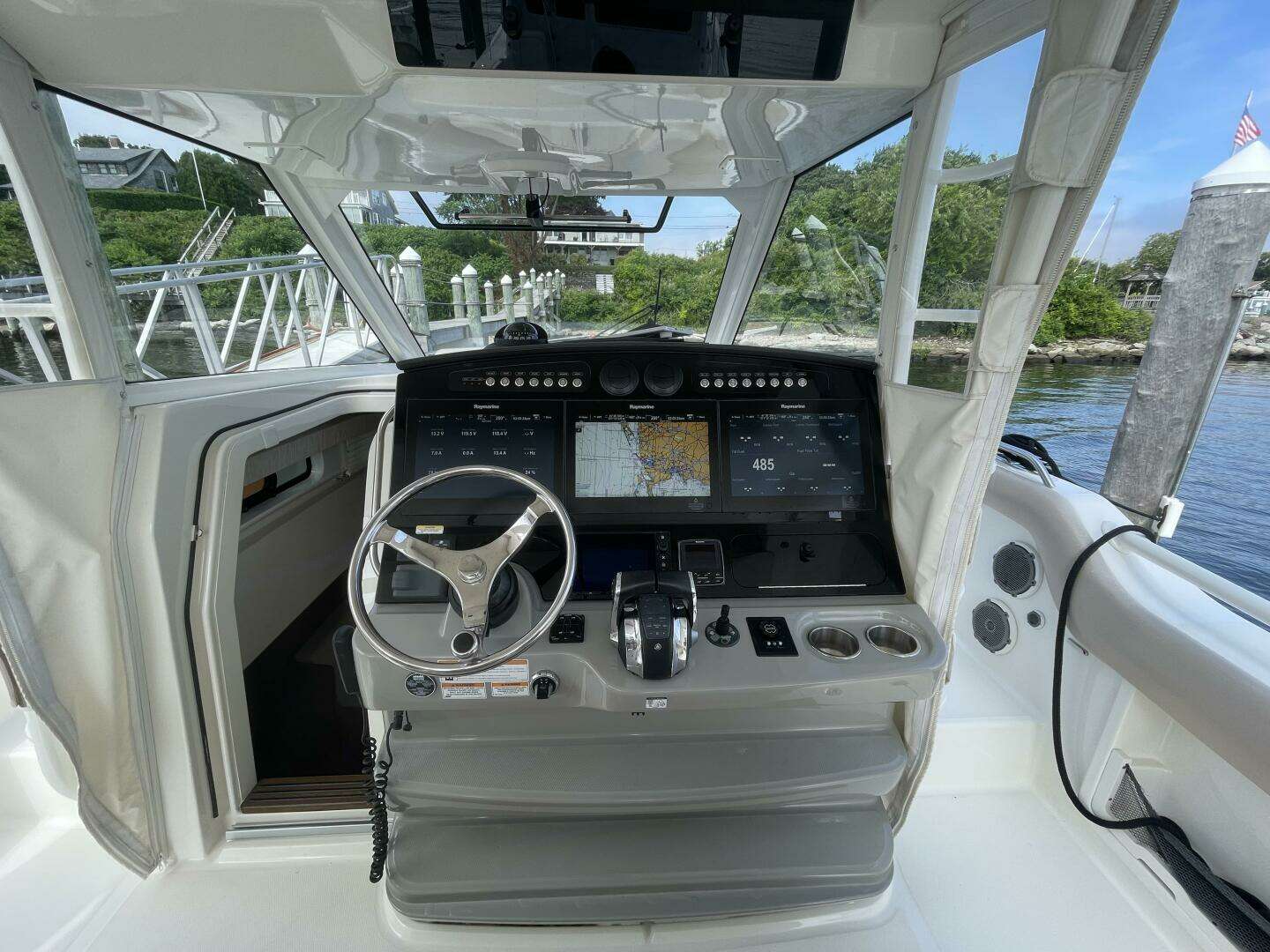 2017 Boston Whaler Outrage - Image 9