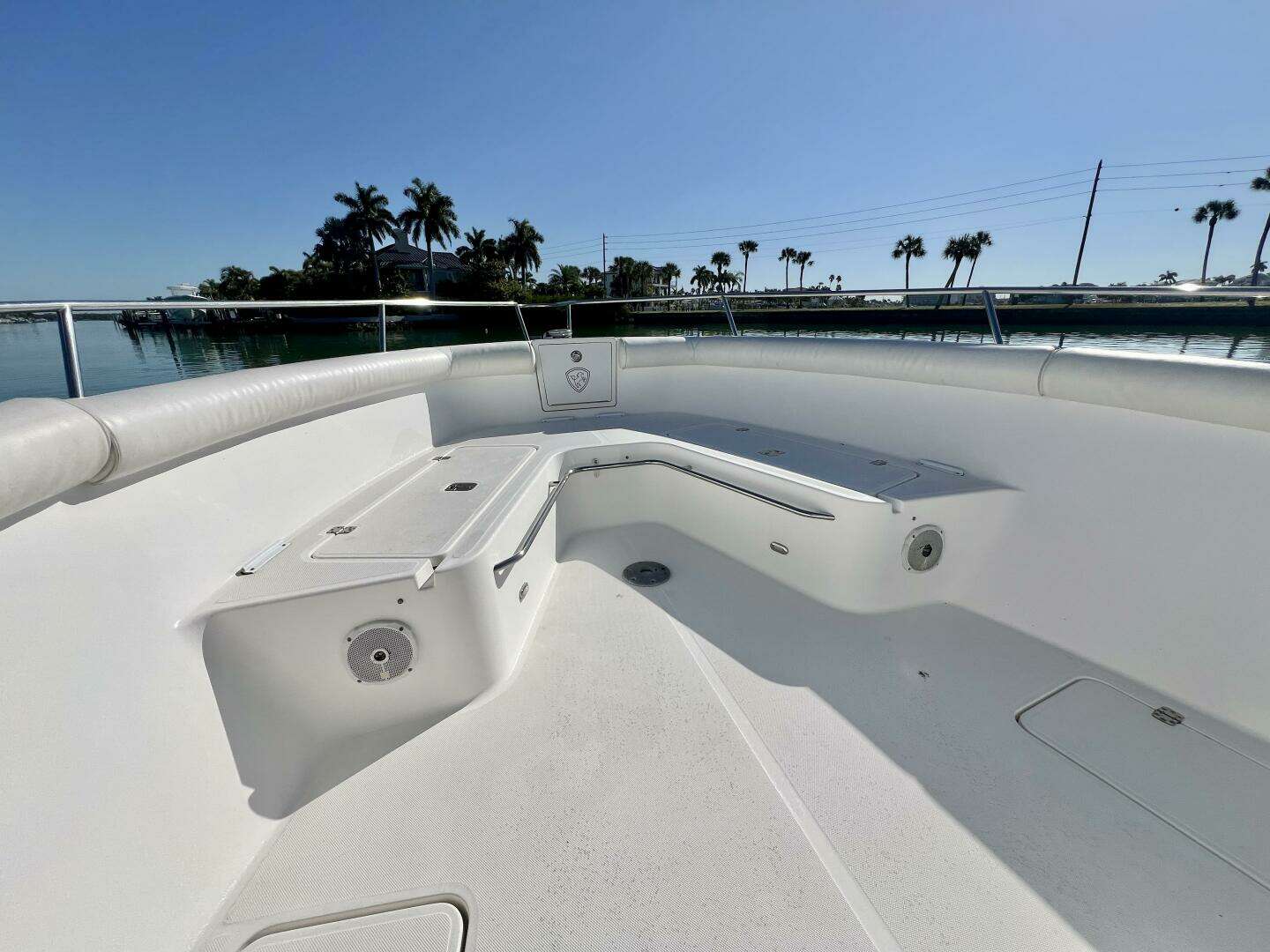 2005 Century 3200 Center Console - Image 23