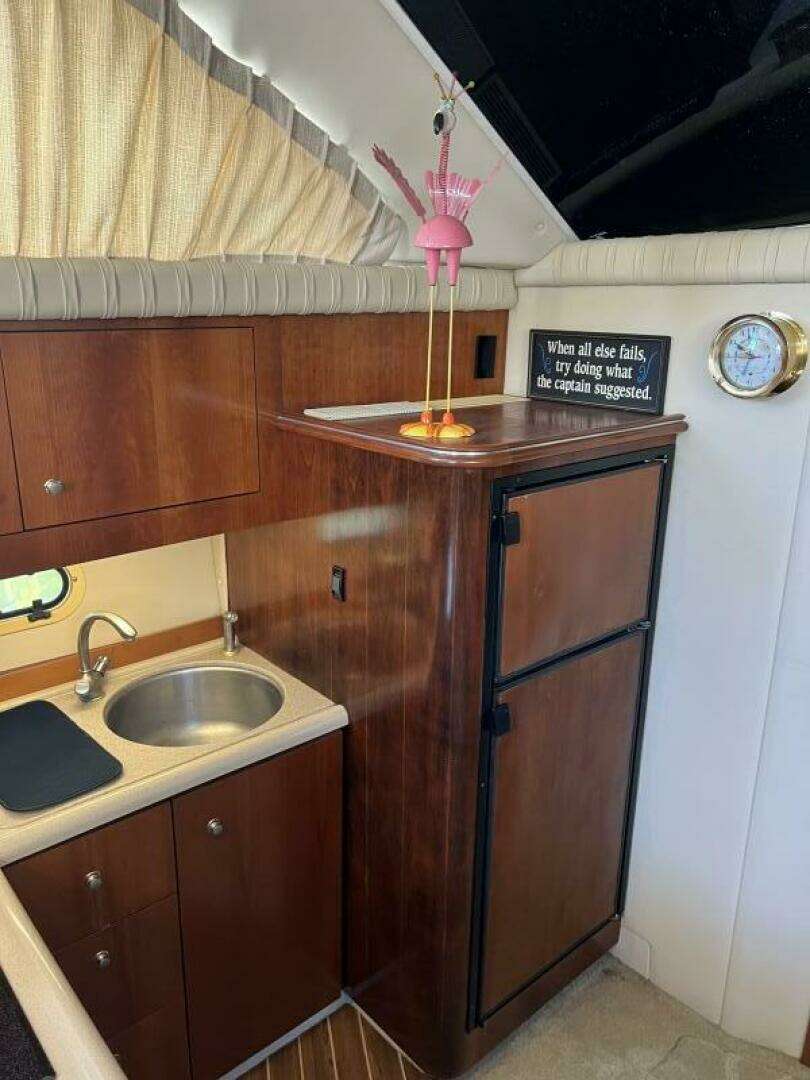 2004 Cruisers Yachts — - Image 15