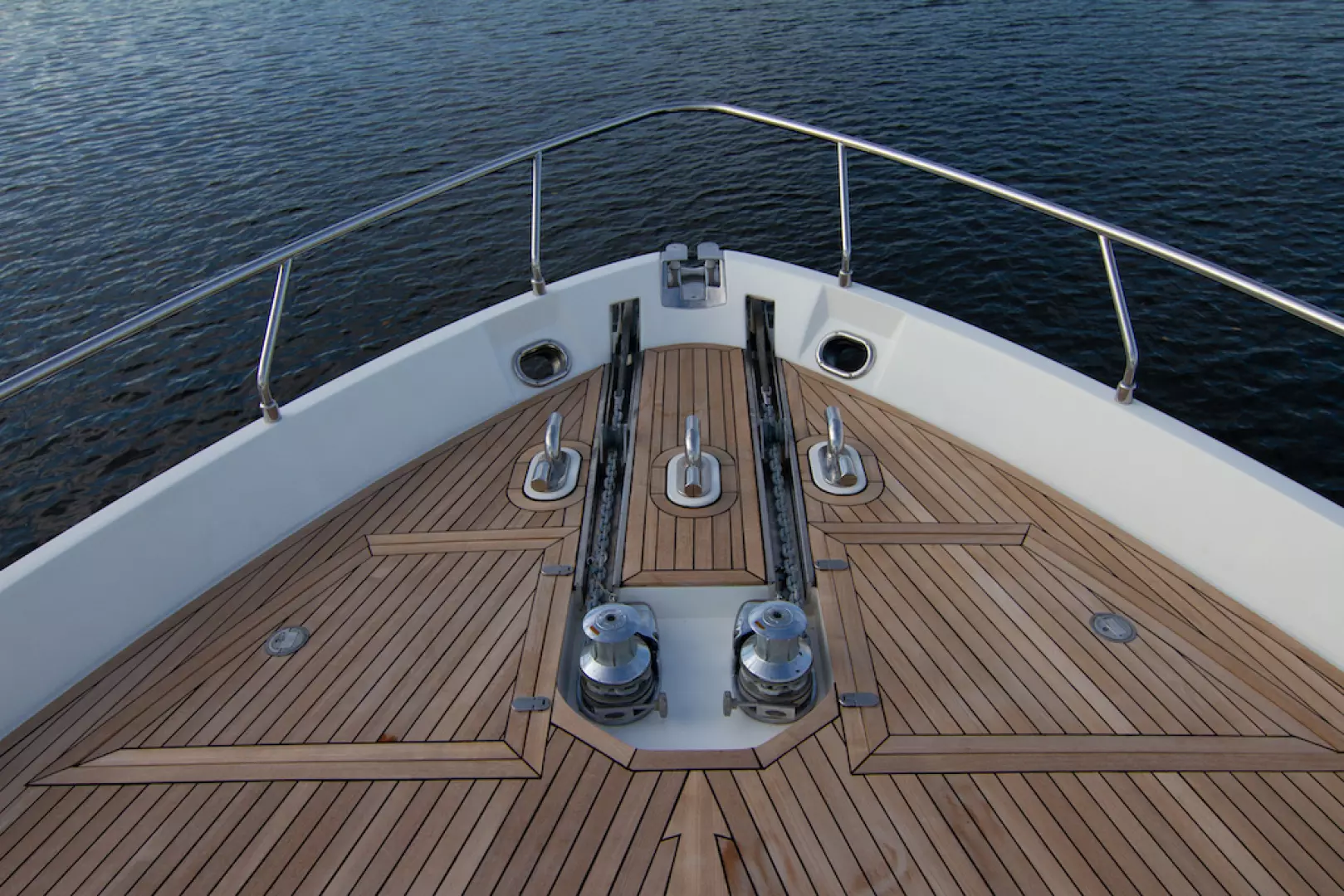 2005 Ferretti Yachts 76 - Image 14