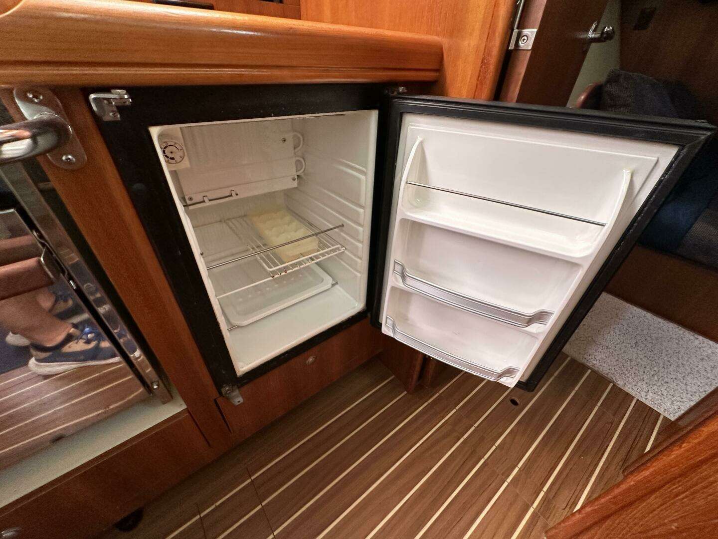 2006 Hunter 38 - Image 22