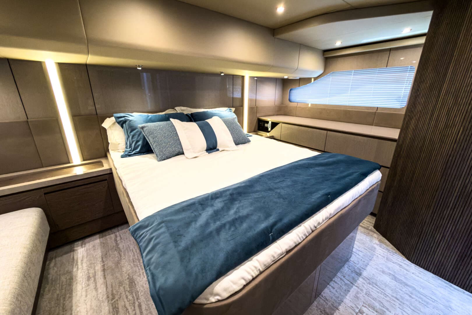 2026 Cruisers Yachts 50 FLY - Image 53