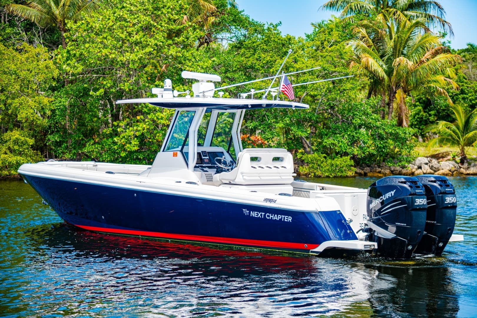 2018 Intrepid 327 - Image 9