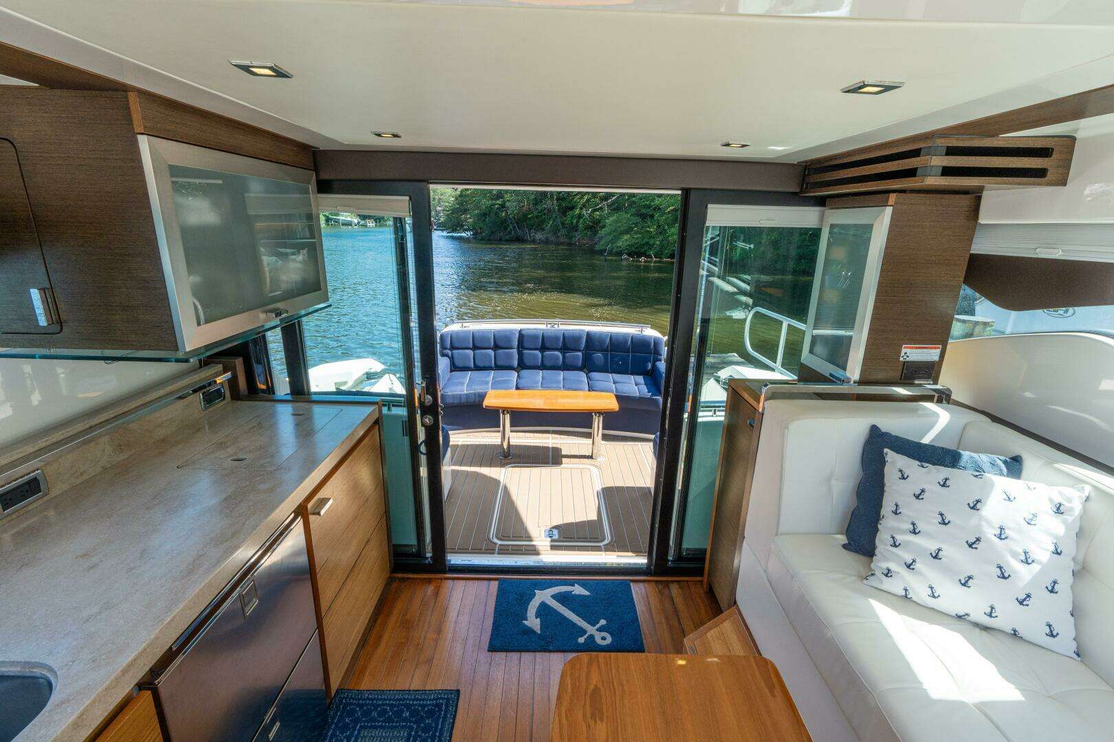 2015 Tiara Yachts 44 Coupe - Image 8